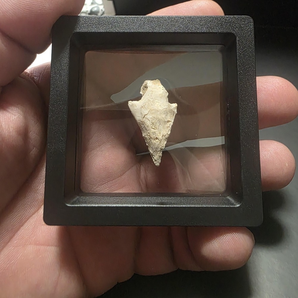 Lithic Notched Stone Arrowhead – Mexico Origin – Unauthenticated - Picture 3 of 4